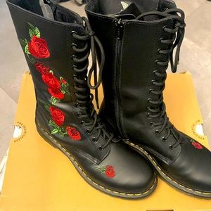 Dr Martens Vonda Boots